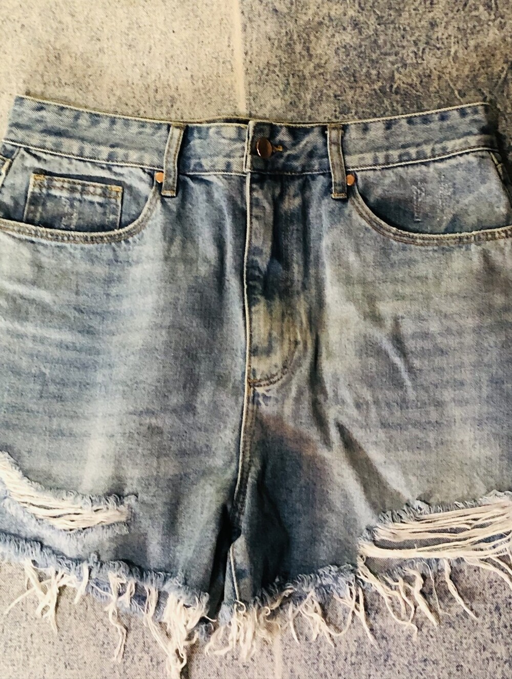 Shoe Dazzle Light Wash Distressed Denim Cutoff Shorts